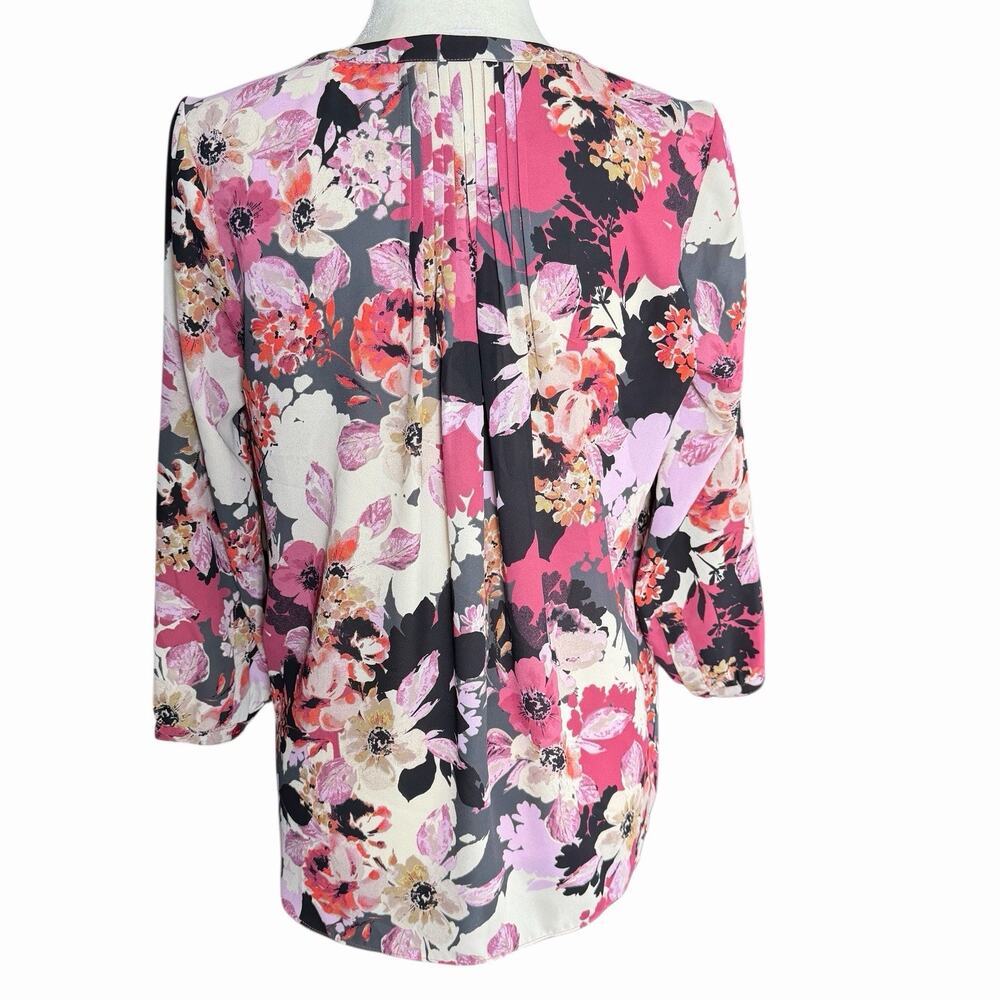 NYDJ Not your Daughters Jeans Pintuck Blouse Floral Pink XS Feminine Career - Picture 3 of 12